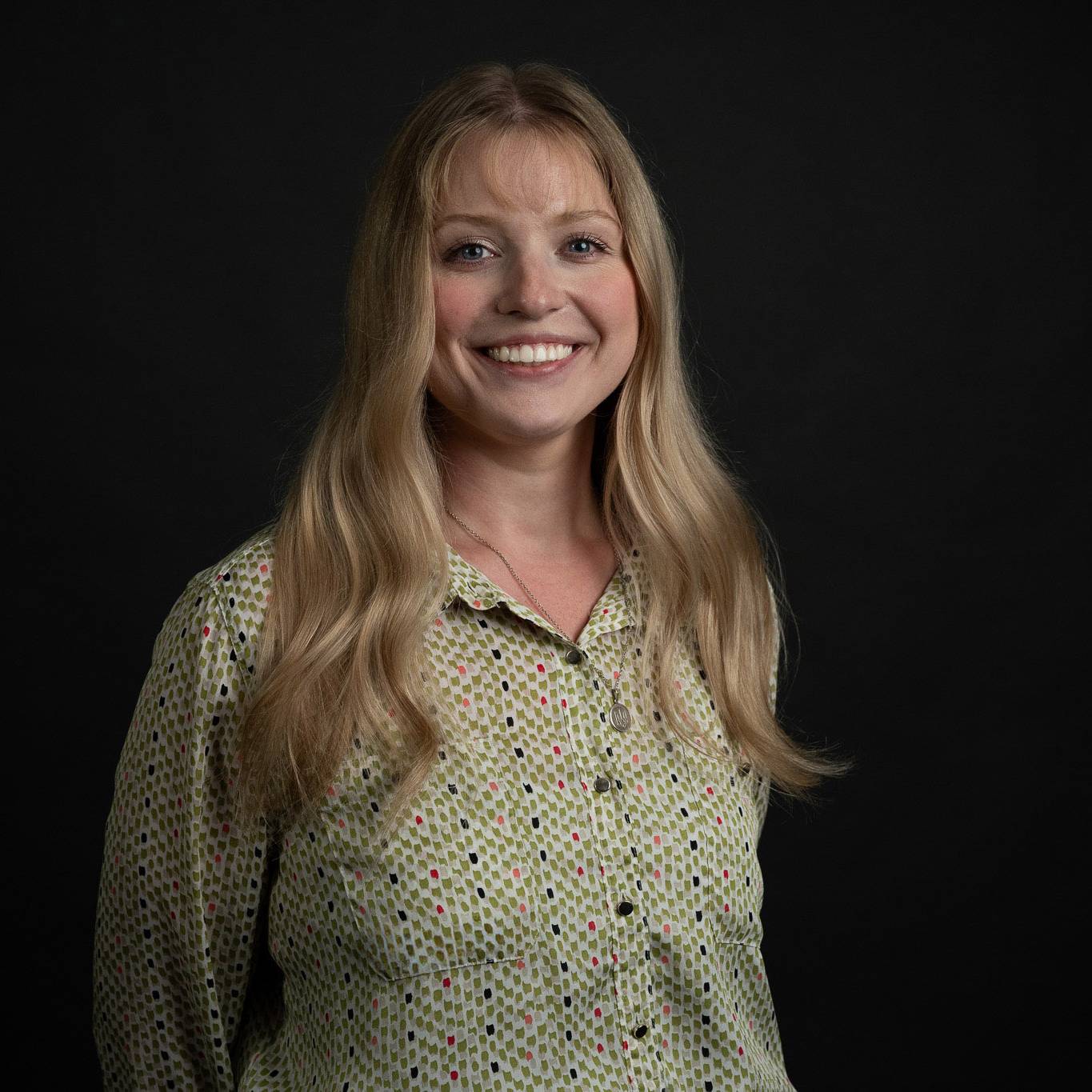 Headshot of Elizabeth Panas